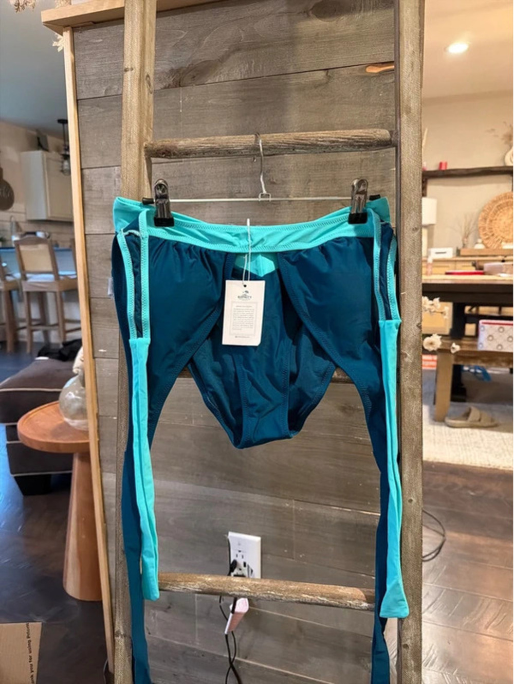 Bikini‎